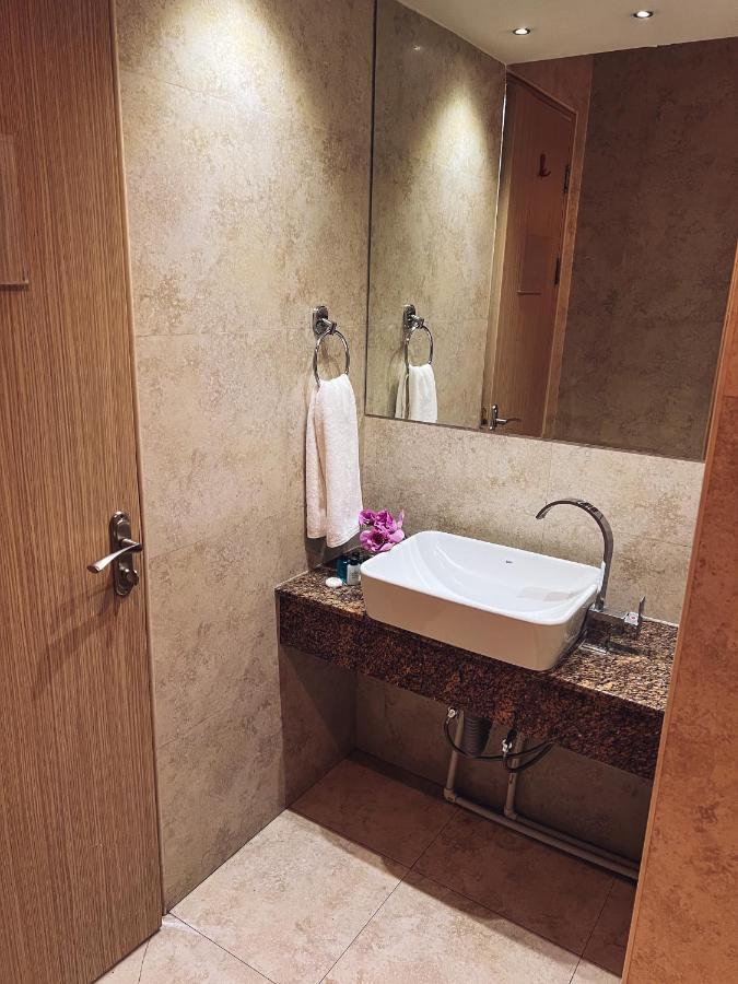 It Hotel Tumanyan Street Erevan Exterior foto