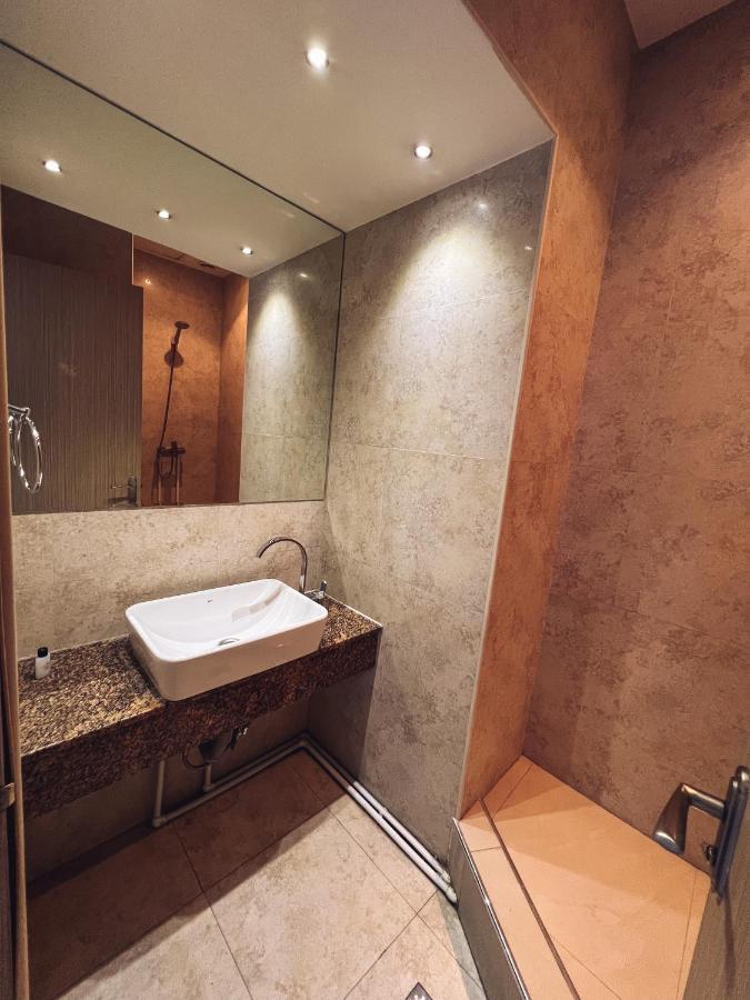 It Hotel Tumanyan Street Erevan Exterior foto